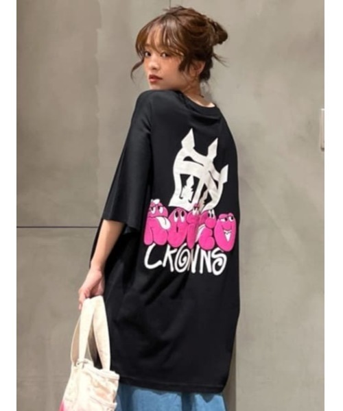 RODEO CROWNS WIDE BOWL(ロデオクラウンズワイドボウル)の「ストリートFace Logo Tワンピース(ワンピース・レディース・ライトカーキ/オフホワイト/ブラック/ライトブルー・FREE)」の3枚目の写真
