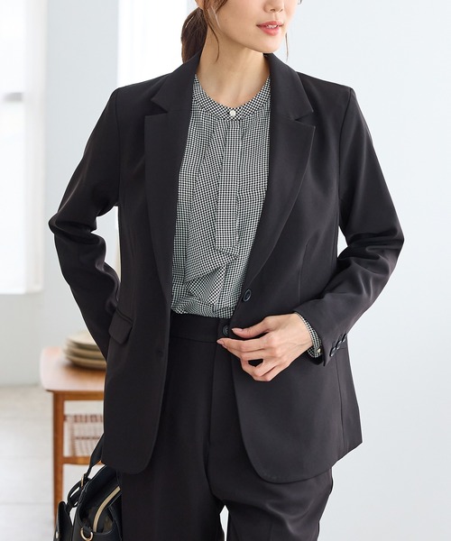 Honeys（ハニーズ）の「ボウタイブラウス（シャツ/ブラウス・レディース・ブラウン/ホワイト/ボルドー/グレイッシュブルー/ブラック系その他/グレイッシュベージュ・3L/L/LL/M/S）」の3枚目の写真