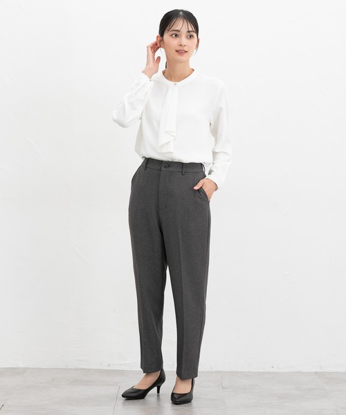 Honeys（ハニーズ）の「ボウタイブラウス（シャツ/ブラウス・レディース・ブラウン/ホワイト/ボルドー/グレイッシュブルー/ブラック系その他/グレイッシュベージュ・3L/L/LL/M/S）」の21枚目の写真