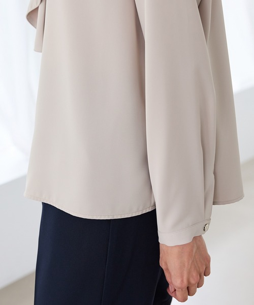 Honeys（ハニーズ）の「ボウタイブラウス（シャツ/ブラウス・レディース・ブラウン/ホワイト/ボルドー/グレイッシュブルー/ブラック系その他/グレイッシュベージュ・3L/L/LL/M/S）」の16枚目の写真