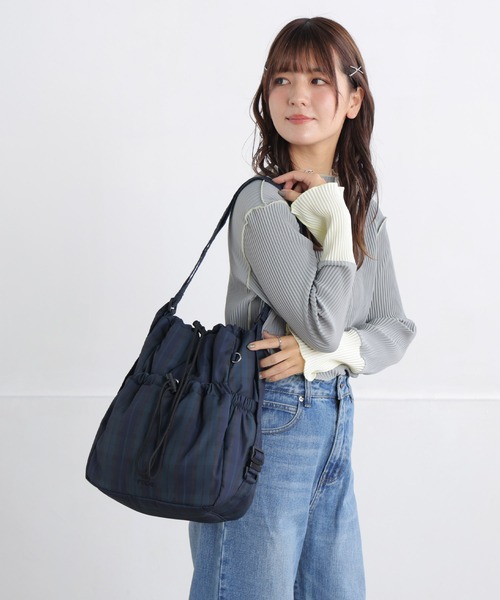 ALTROSE(アルトローズ)の「A4 トート リュック 2way アニマル ヒョウ柄 レパード チェック フーパ(ショルダーバッグ・レディース・ブラック/ネイビー/ブラック×ホワイト/レオパード・FREE)」の19枚目の写真