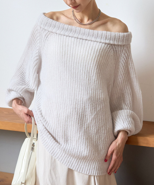 Rouge vif(ルージュヴィフ)の「モヘア混オフショルラメニットプルオーバー(ニット/セーター・レディース・オフホワイト/サックスブルー/グレイッシュベージュ・フリー)」の2枚目の写真