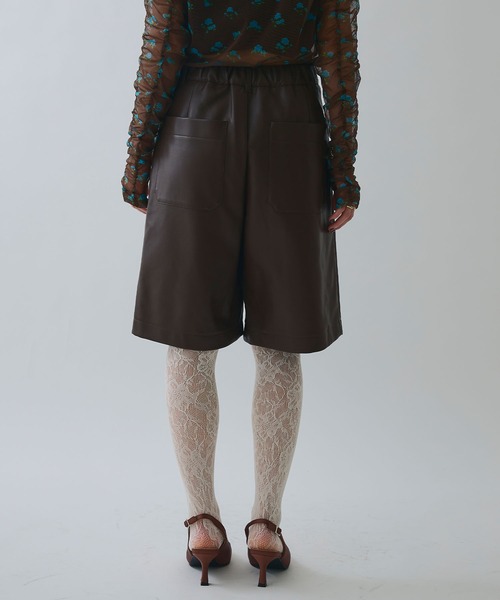 ELLEgirl（エルガール）の「ヴィーガンレザーハーフパンツ（その他パンツ・レディース・ブラック/ブラウン・M/S）」の12枚目の写真