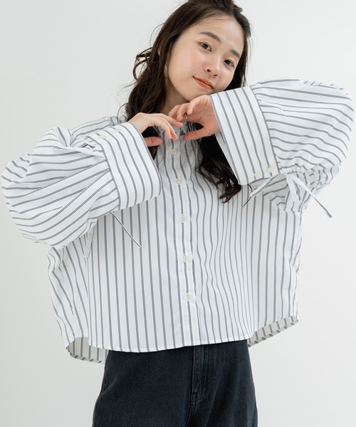 SABUROKU(サブロク)の「【SABUROKU】ワイド袖 ショート丈 シャツ(シャツ/ブラウス・レディース・ネイビー/オフホワイト/チャコールグレー・M)」の2枚目の写真