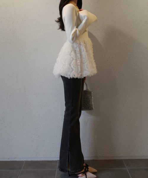 junoah(ジュノア)の「サイドスリットフレアデニム(デニムパンツ・レディース・ライトブルー/ブラック・SMALL/MEDIUM/LARGE)」の15枚目の写真