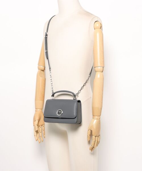 MICHAEL KORS(マイケルコース)の「DELANCEY トップハンドル チェーン クロスボディ スモール(ショルダーバッグ・レディース・グレー系・FREE)」の5枚目の写真