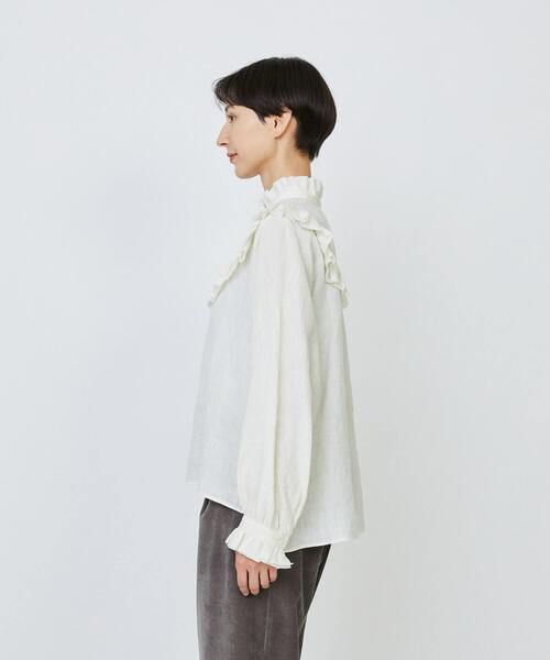 LOISIR（ロワズィール）の「グランジリネンフリルディテールブラウス（シャツ/ブラウス・レディース・ブラウン/ホワイト・FREE）」の17枚目の写真