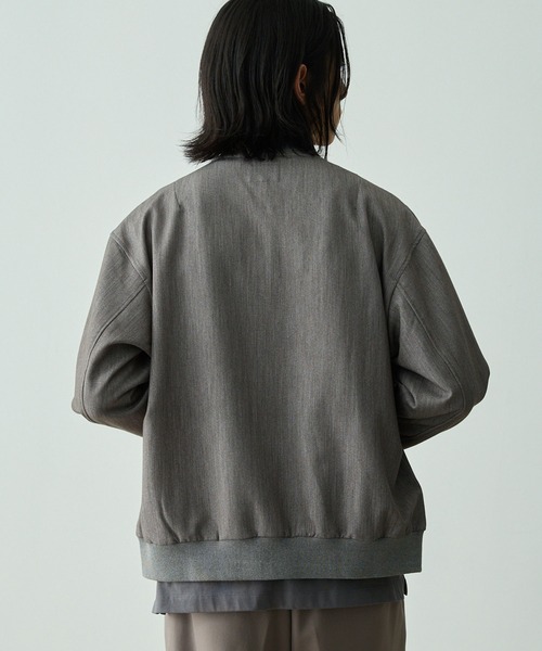 EMMA CLOTHES（エマクローズ）の「【セットアップ対応】TRストレッチ ルーズシルエット ミリタリーリブブルゾン（ブルゾン・メンズ・グレイッシュベージュ/ミックスグレー/ブラック/ダークグレー・L/M/S）」の15枚目の写真