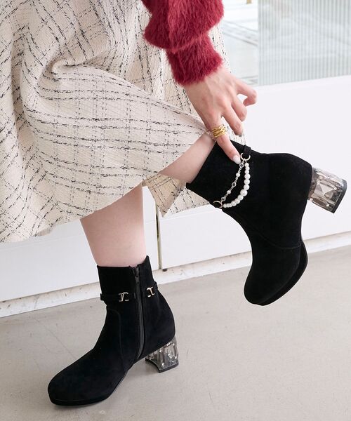 MAJESTIC LEGON(マジェスティックレゴン)の「取り外しパールビジューブーツ(ブーツ・レディース・グレイッシュベージュ/ブラック・SMALL/MEDIUM/LARGE/X-LARGE)」の8枚目の写真