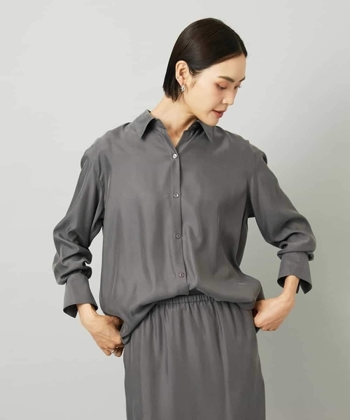 MICHEL KLEIN（ミッシェル・クラン）の「[セットアップ対応]とろみシャツ（シャツ/ブラウス・レディース・ベージュ/チャコールグレー・38）」の14枚目の写真