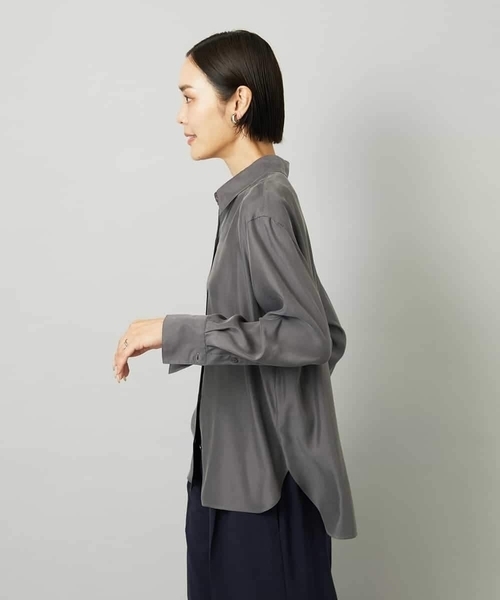 MICHEL KLEIN（ミッシェル・クラン）の「[セットアップ対応]とろみシャツ（シャツ/ブラウス・レディース・ベージュ/チャコールグレー・38）」の22枚目の写真