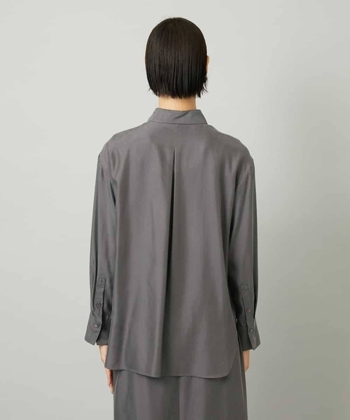 MICHEL KLEIN（ミッシェル・クラン）の「[セットアップ対応]とろみシャツ（シャツ/ブラウス・レディース・ベージュ/チャコールグレー・38）」の6枚目の写真