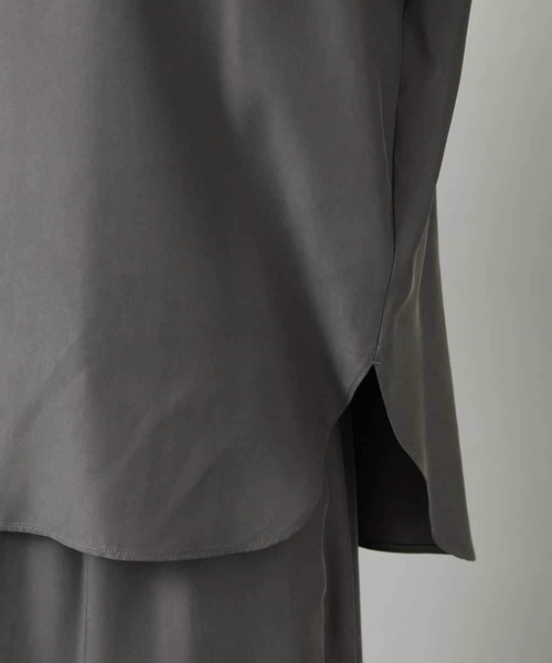 MICHEL KLEIN（ミッシェル・クラン）の「[セットアップ対応]とろみシャツ（シャツ/ブラウス・レディース・ベージュ/チャコールグレー・38）」の9枚目の写真