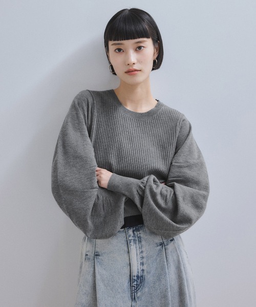 ADAM ET ROPE'(アダムエロペ)の「【WEB限定】・【サステナブル】ニュアンススリーブニットプルオーバー(ニット/セーター・レディース・ブラック/グレー/ダークブラウン・FREE)」の17枚目の写真