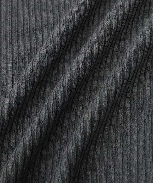 ADAM ET ROPE'(アダムエロペ)の「【WEB限定】・【サステナブル】ニュアンススリーブニットプルオーバー(ニット/セーター・レディース・ブラック/グレー/ダークブラウン・FREE)」の8枚目の写真