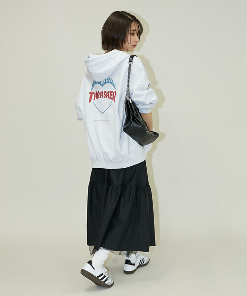 THRASHER（スラッシャー）の「THRASHER/スラッシャー 別注 HEART LOGO ZIP PARKA(限定展開)（パーカー・メンズ・チャコールグレー/ライトグレー/ネイビー・MEDIUM/LARGE/SMALL）」の4枚目の写真