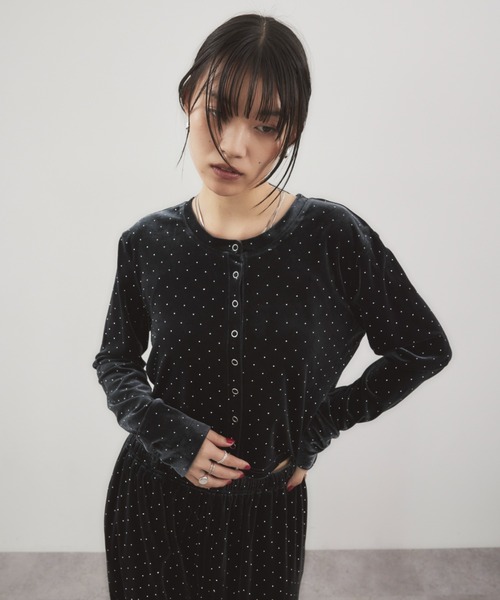 HANNE（アン）の「シャイニードットベロアカーディガン（カーディガン/ボレロ・レディース・ベージュ/ブラック/グレー・FREE）」の3枚目の写真