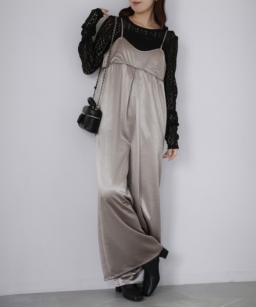 Riberry（リベリー）の「サテンキャミオールインワン（つなぎ/オールインワン・レディース・グレイッシュベージュ/ブラック/ブラウン・FREE）」の3枚目の写真