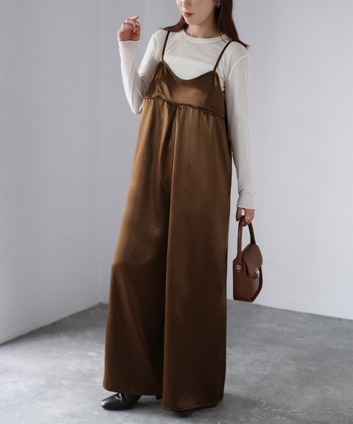 Riberry（リベリー）の「サテンキャミオールインワン（つなぎ/オールインワン・レディース・グレイッシュベージュ/ブラック/ブラウン・FREE）」の7枚目の写真