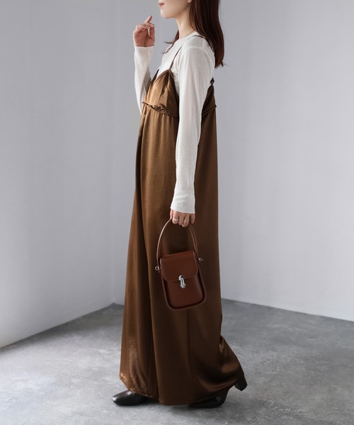 Riberry（リベリー）の「サテンキャミオールインワン（つなぎ/オールインワン・レディース・グレイッシュベージュ/ブラック/ブラウン・FREE）」の20枚目の写真