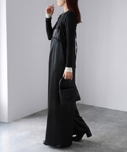 Riberry（リベリー）の「サテンキャミオールインワン（つなぎ/オールインワン・レディース・グレイッシュベージュ/ブラック/ブラウン・FREE）」の15枚目の写真