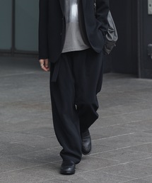 ATTACHMENT（アタッチメント）の「PE ストレッチ ダブルクロス ベルテッド ワイドテーパードトラウザーズ / PE STRETCH DOUBLE CLOTH BELTED WIDE TAPERED TROUSERS（スラックス）」