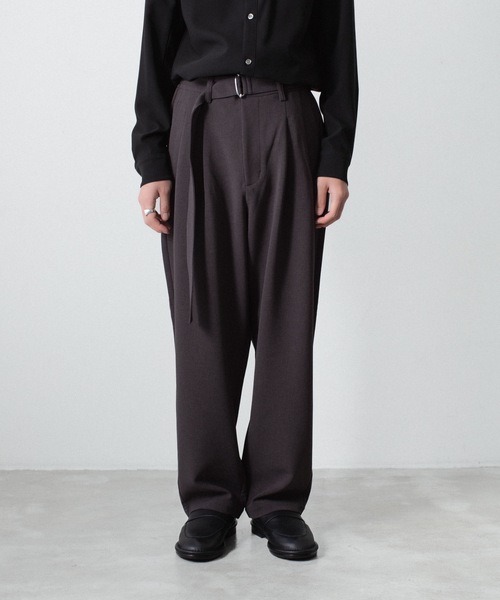 ATTACHMENT（アタッチメント）の「PE ストレッチ ダブルクロス ベルテッド ワイドテーパードトラウザーズ / PE STRETCH DOUBLE CLOTH BELTED WIDE TAPERED TROUSERS（スラックス・メンズ・ダークブラウン/ライトグレー/ブラック・2/1/3）」の5枚目の写真
