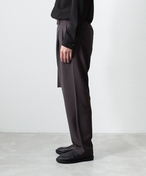 ATTACHMENT（アタッチメント）の「PE ストレッチ ダブルクロス ベルテッド ワイドテーパードトラウザーズ / PE STRETCH DOUBLE CLOTH BELTED WIDE TAPERED TROUSERS（スラックス・メンズ・ダークブラウン/ライトグレー/ブラック・2/1/3）」の7枚目の写真