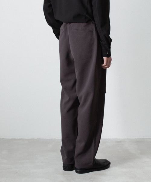 ATTACHMENT（アタッチメント）の「PE ストレッチ ダブルクロス ベルテッド ワイドテーパードトラウザーズ / PE STRETCH DOUBLE CLOTH BELTED WIDE TAPERED TROUSERS（スラックス・メンズ・ダークブラウン/ライトグレー/ブラック・2/1/3）」の8枚目の写真