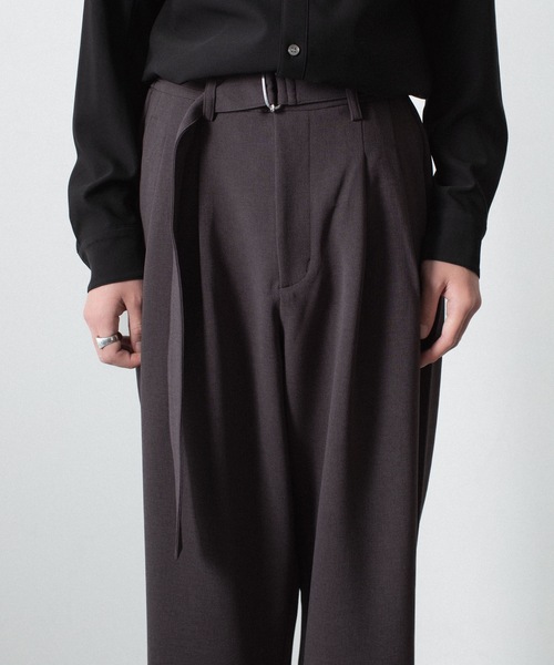 ATTACHMENT（アタッチメント）の「PE ストレッチ ダブルクロス ベルテッド ワイドテーパードトラウザーズ / PE STRETCH DOUBLE CLOTH BELTED WIDE TAPERED TROUSERS（スラックス・メンズ・ダークブラウン/ライトグレー/ブラック・2/1/3）」の9枚目の写真
