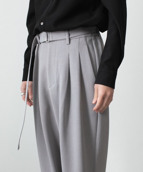 ATTACHMENT（アタッチメント）の「PE ストレッチ ダブルクロス ベルテッド ワイドテーパードトラウザーズ / PE STRETCH DOUBLE CLOTH BELTED WIDE TAPERED TROUSERS（スラックス・メンズ・ダークブラウン/ライトグレー/ブラック・2/1/3）」の17枚目の写真