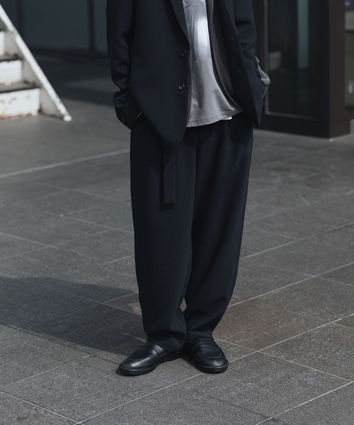 ATTACHMENT（アタッチメント）の「PE ストレッチ ダブルクロス ベルテッド ワイドテーパードトラウザーズ / PE STRETCH DOUBLE CLOTH BELTED WIDE TAPERED TROUSERS（スラックス・メンズ・ダークブラウン/ライトグレー/ブラック・2/1/3）」の20枚目の写真
