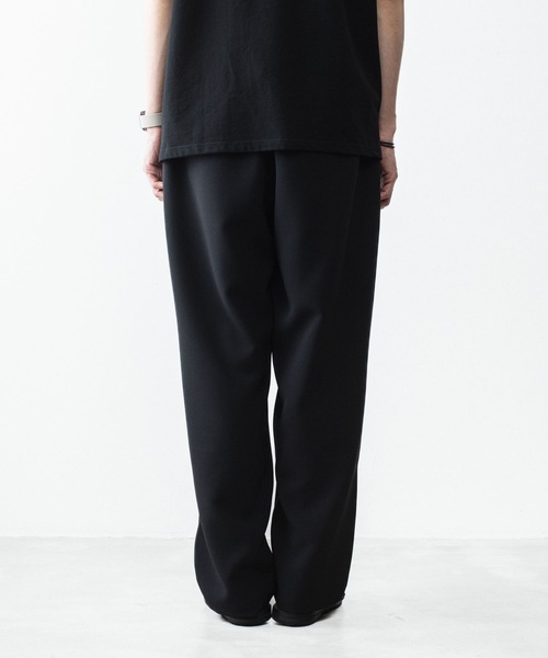 ATTACHMENT(アタッチメント)の「PE ストレッチ ダブルクロス ベルテッド ワイドテーパードトラウザーズ / PE STRETCH DOUBLE CLOTH BELTED WIDE TAPERED TROUSERS(スラックス・メンズ・ダークブラウン/ライトグレー/ブラック・2/1/3)」の6枚目の写真