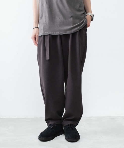 ATTACHMENT(アタッチメント)の「PE ストレッチ ダブルクロス ベルテッド ワイドテーパードトラウザーズ / PE STRETCH DOUBLE CLOTH BELTED WIDE TAPERED TROUSERS(スラックス・メンズ・ダークブラウン/ライトグレー/ブラック・2/1/3)」の13枚目の写真