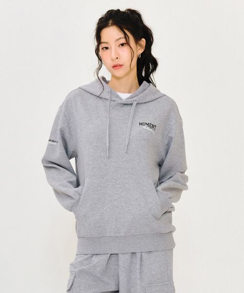CHASECULT(チェイスカルト)の「ユニセックスエッセンシャルグラフィックフードパーカー-グレー(スウェット・メンズ・MD.Gray・90/100/110/95/105)」の4枚目の写真