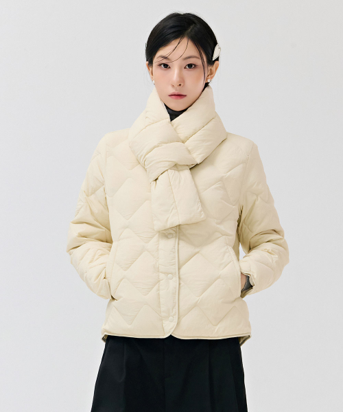 CHASECULT(チェイスカルト)の「女性 軽量ダウン キルティング ジャンパー-DFZG4751C05(ダウンジャケット/コート・レディース・オートミール・90/100/85/95)」の4枚目の写真