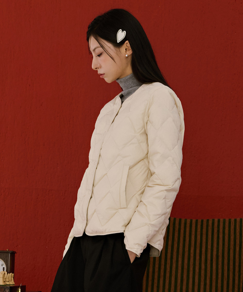 CHASECULT(チェイスカルト)の「女性 軽量ダウン キルティング ジャンパー-DFZG4751C05(ダウンジャケット/コート・レディース・オートミール・90/100/85/95)」の5枚目の写真