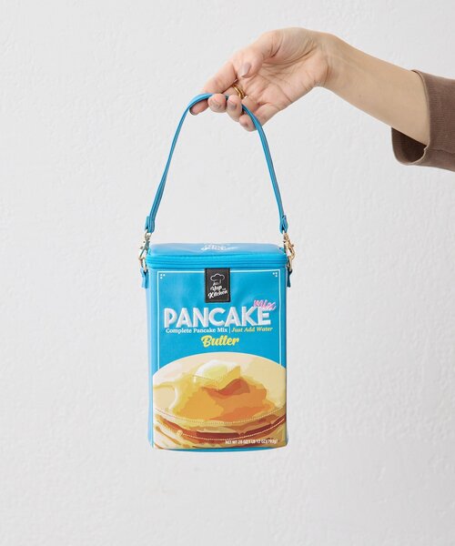 ear PAPILLONNER(イアパピヨネ)の「《別注》【yup!(ヤップ)】PANCAKE BAG/パンケーキボックスバッグ(ハンドバッグ・レディース・ブルー系その他・FREE)」の2枚目の写真