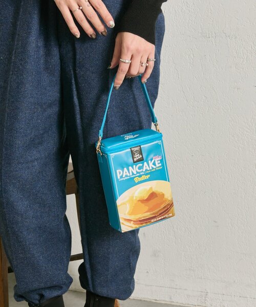 ear PAPILLONNER(イアパピヨネ)の「《別注》【yup!(ヤップ)】PANCAKE BAG/パンケーキボックスバッグ(ハンドバッグ・レディース・ブルー系その他・FREE)」の15枚目の写真