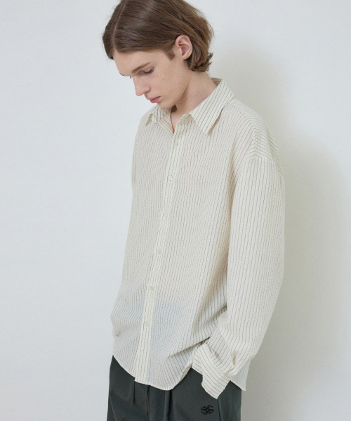 WEDNESDAY OASIS(ウェンズデーオアシス)の「サマーシアサッカー ルーズSTシャツ_IVORY(W25-TP23)(シャツ/ブラウス・メンズ・アイボリー・MEDIUM/LARGE)」の2枚目の写真