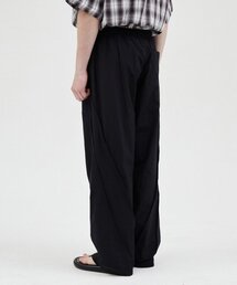 WINDER（ワインダー）の「PINCHED TRACK PANTS - BLACK（スウェットパンツ）」