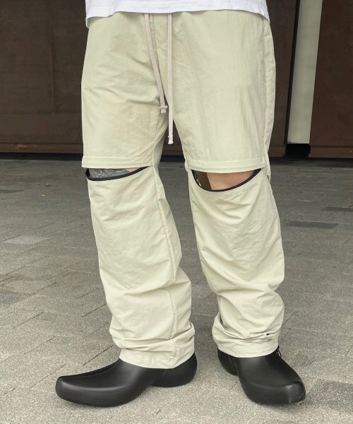 CLACO(クラコ)の「ワイドナイロン膝ジッパーパンツ(クリーム)(スウェットパンツ・メンズ・その他・LARGE/MEDIUM/X-LARGE)」の1枚目の写真