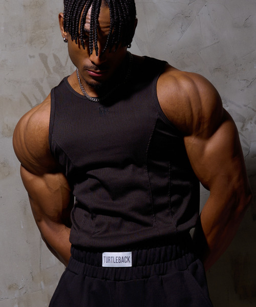 TURTLEBACK(タートルバック)の「TBK ribbed Incision sleeveless (Gray)(Tシャツ/カットソー・メンズ・グレー・LARGE/X-LARGE/XX-LARGE)」の2枚目の写真
