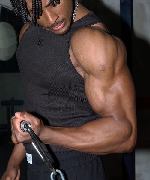 TURTLEBACK(タートルバック)の「TBK ribbed Incision sleeveless (Gray)(Tシャツ/カットソー・メンズ・グレー・LARGE/X-LARGE/XX-LARGE)」の4枚目の写真