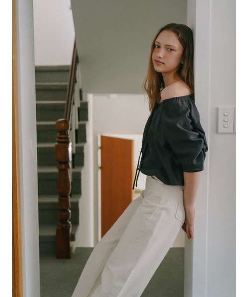 UNNOUT(アナウト)の「SEE-THROUGH SHIRRING BLOUSE CHARCOAL(シャツ/ブラウス・レディース・その他・FREE)」の9枚目の写真