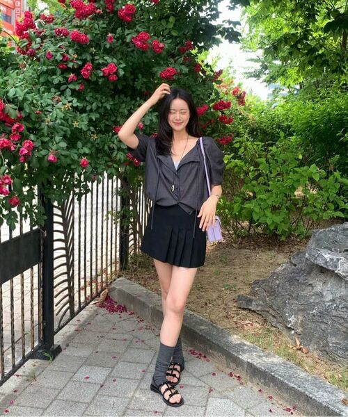 UNNOUT(アナウト)の「SEE-THROUGH SHIRRING BLOUSE CHARCOAL(シャツ/ブラウス・レディース・その他・FREE)」の8枚目の写真