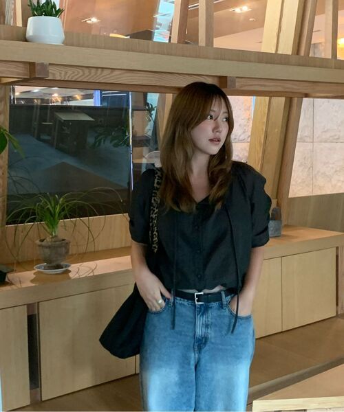 UNNOUT(アナウト)の「SEE-THROUGH SHIRRING BLOUSE CHARCOAL(シャツ/ブラウス・レディース・その他・FREE)」の7枚目の写真