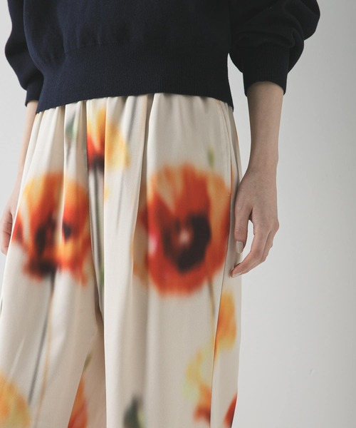 URBAN RESEARCH（アーバンリサーチ）の「ポピーフラワーギャザーパンツ（その他パンツ・レディース・ライトベージュ/ブラウン・38/36）」の3枚目の写真