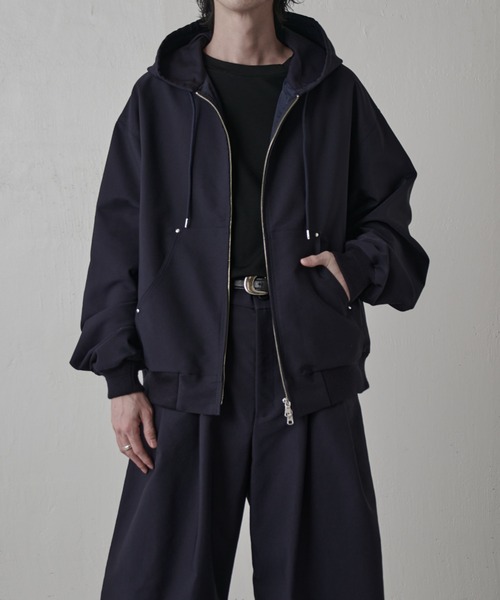 Lui's（ルイス）の「アクティブフードブルゾン（ブルゾン・メンズ・ブラック/ネイビー・S/M）」の2枚目の写真