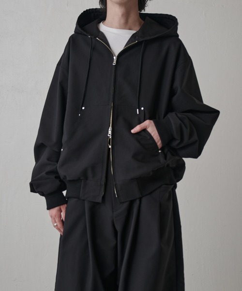 Lui's（ルイス）の「アクティブフードブルゾン（ブルゾン・メンズ・ブラック/ネイビー・S/M）」の4枚目の写真